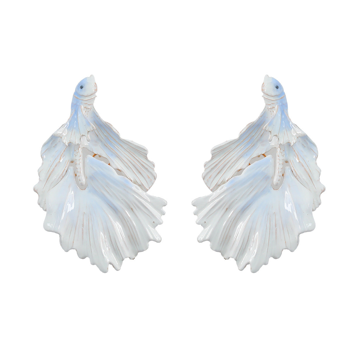 Pendientes de aleación de peces dorados al por mayor de aceite de gorro